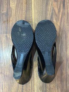 Black wedge heel