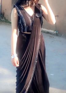 Sleeveless Black sareee