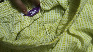 new   Green  Cotton Kurta Set with Dup