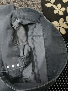 Gray High-Waisted Jeans