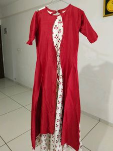 Off White Anarkali Gaun