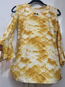 comfortable top with fish cut sleeves