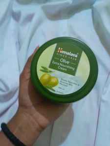 Himalaya Olive Nourishing Cream