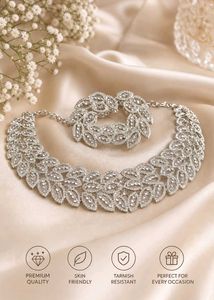 Stunning Crystal Necklace & Bracelet Set