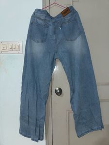 Distressed Wide Leg Jeans