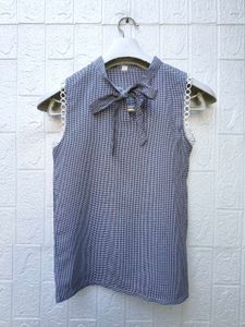 New with tag Chic Gingham Sleeveless Top