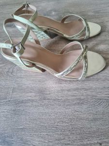 House of Pataudi Sparkly Gold - Mint Green Strappy