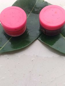 Strawberry 🍓+ Chocolate 🍫 lipbalm
