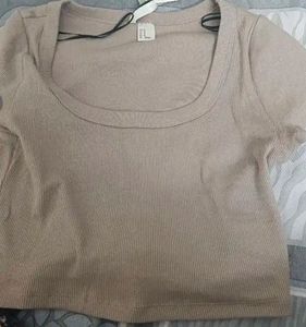 H&amp;M Ribbed Beige Top