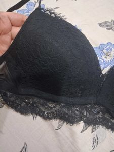 Black Lace Non Wired Push-up Bra