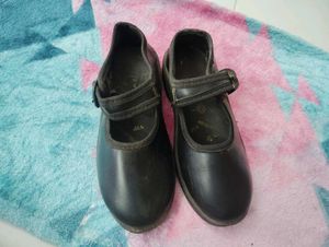 Black School Shoes 6 to 8 years girls 🥰 free s