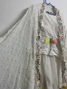 Elegant White Kurta Set with Embroidery
