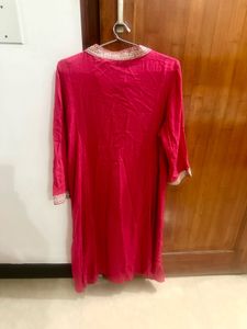 Elegant mind blowing Pink Embroidered Kurta