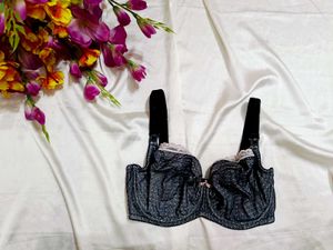 🇳🇿💫🎀Black Polka Dot Bra with Lace Trim