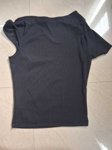 Chic Black One-Shoulder Twist Top