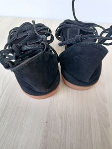 Tie-up Suede Flats