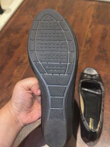 Chic Peep-Toe Flats with Bow Accent