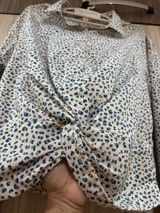 Blue &amp; White Printed Twist-Knot Shirt