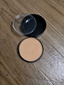 Olivia Waterproof Pan-Cake Foundation