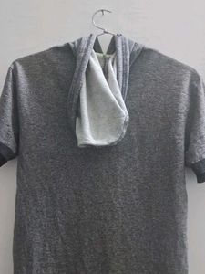 size XL Men's Grey Hooded Polo t-shirt