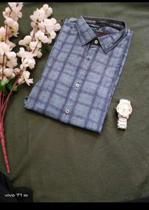 Stylish Van Heusen Men's Checked Shirt