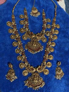 Elegant Gold Tone Indian Jewellery Set