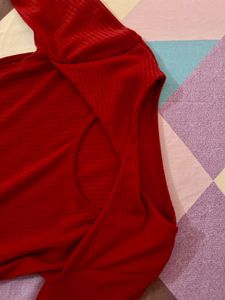 maroon fitted top 🍓