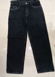 Stylish Black Wide-Leg Jeans