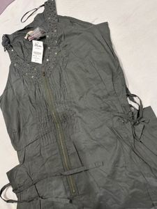 Sleeveless Embellished Zip-Up Tunic