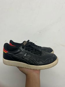 ASICS Classic Black Sneakers