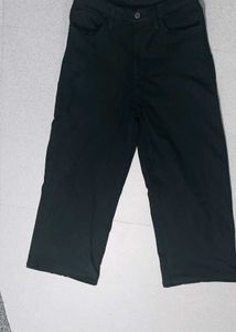 Black Levi's Jeans