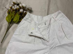 White Wide Leg Pleated Shorts