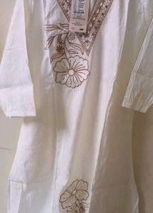 Elegant White Kurta Set with Embroidery