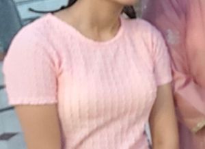 Soft pink textured crop top !