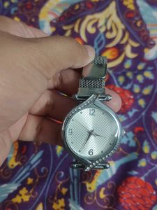 Elegant Women's Watch with Crystal Accents