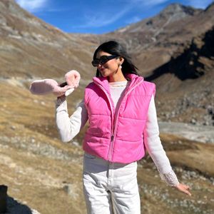 Sleeveless Crop Jacket (Baby Pink)