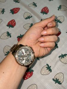 Elegant Gold Tone Watch Bracelet