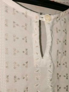 Elegant White Chikankari Kurta