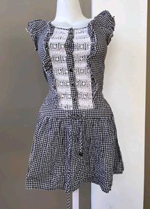 Chic Gingham Lace Dress