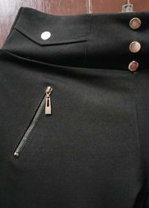 Chic Black jeggings with silver Detail