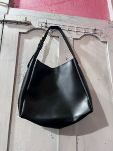 Chic Black Hobo Shoulder Bag