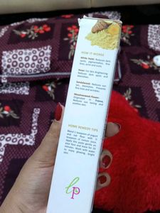 La Pink Ubtan White Haldi Face Wash