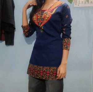 Women's Navy Blue Embroidered Kurta