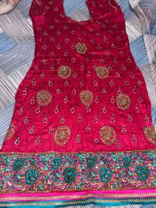 Embroidered short kurti