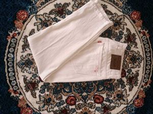 ❗️Sale ❗️Levi's Originals White Jeans..