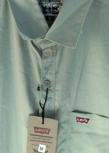 Levi's Classic Button-Down Shirt