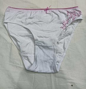 White 💛Cotton Briefs with Floral Detail