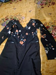 Chic Floral Print V-Neck Dress