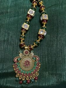 Beautiful Red Green Beaded Necklace Set