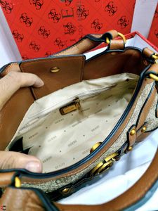 Guess slingbags